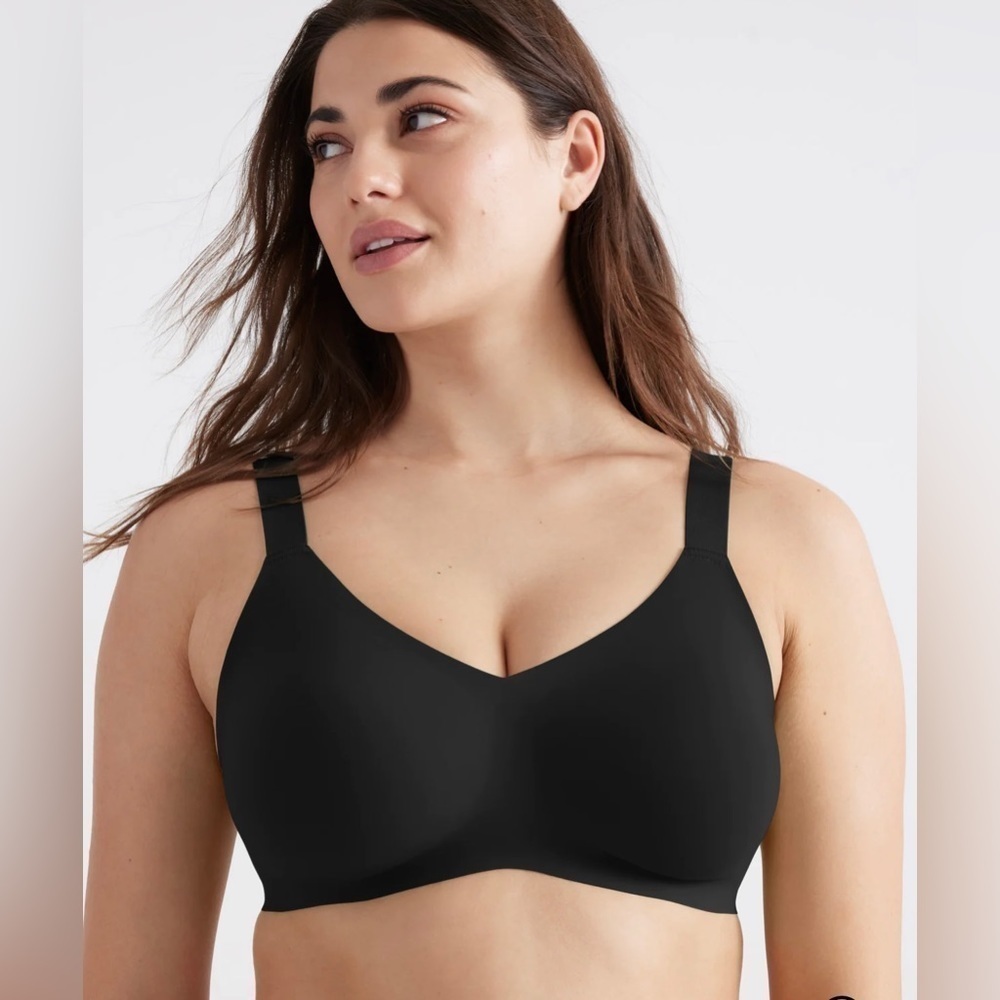 Knix - Padded V-Neck Wireless Bra Wide Strap